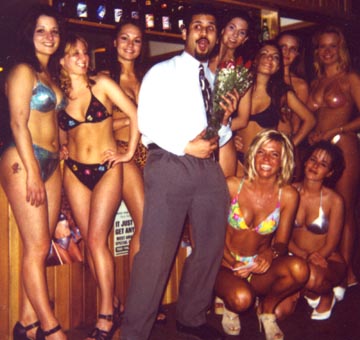 Neal Pinto at Hooters